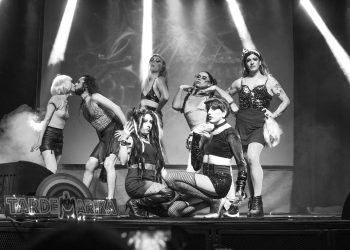 Al ritmo de la comparsa y la batucada