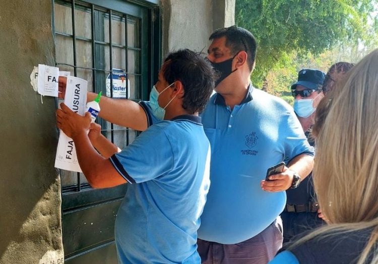 Clausuraron una agencia “trucha” de remis al sur de la Ciudad