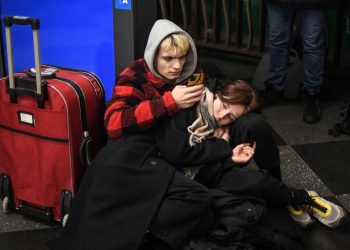 Acnur estima que cerca de 100.000 ucranianos huyeron de sus hogares