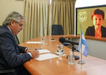 El acuerdo con el FMI se enreda en el frente interno y externo