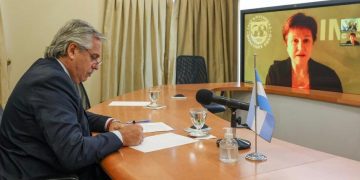 El acuerdo con el FMI se enreda en el frente interno y externo