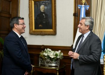 Fernández designó al santafecino Martínez en reemplazo de Kirchner