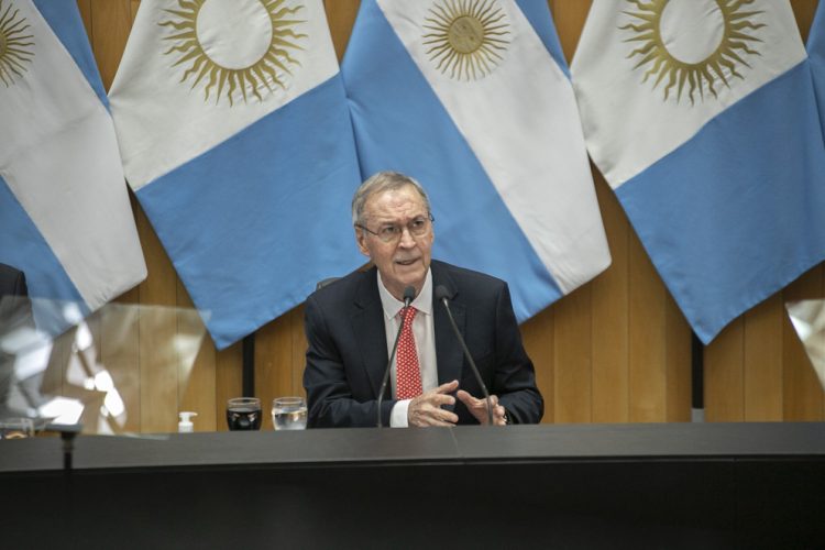 ¿Dardo o boomerang?