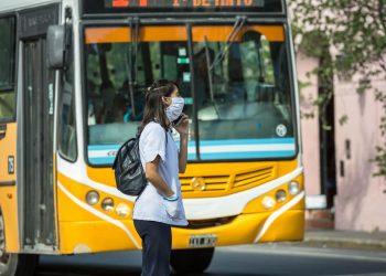Piden que siga el boleto gratuito para trabajadores de la salud