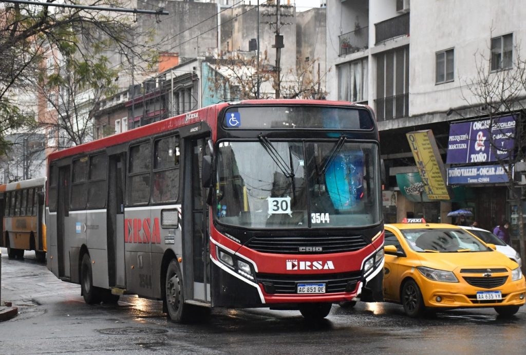 La Municipalidad aumentó el boleto urbano, que quedó al borde de los $ 60