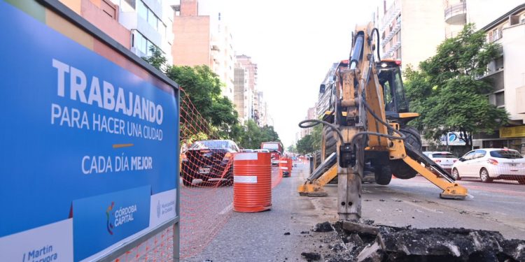 Empezaron las obras del cantero central en el sector de Chacabuco y Maipú
