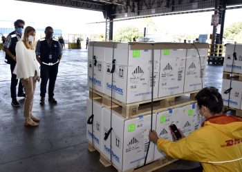 Arribaron 216.000 dosis de Pfizer destinadas a menores de entre 5 a 11 años