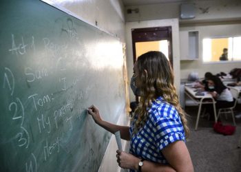 El regreso a clases será sin pase sanitario ni burbujas
