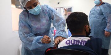 Dan inicio a la vacunación de menores en las escuelas