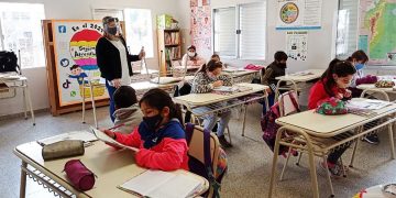 En Córdoba, el retorno a clases será presencial y con barbijo