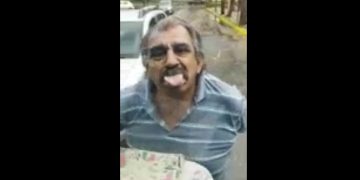 Enfurecido, un hombre atacó y destrozó un colectivo de la empresa Tamse