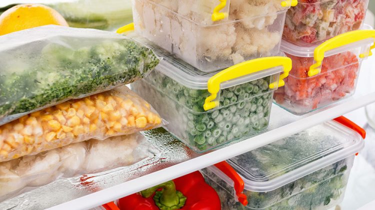 Estos son los 10 errores más comunes al congelar y descongelar alimentos