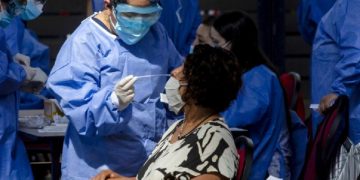 Reportaron 97 muertos y 10.298 nuevos contagios de coronavirus