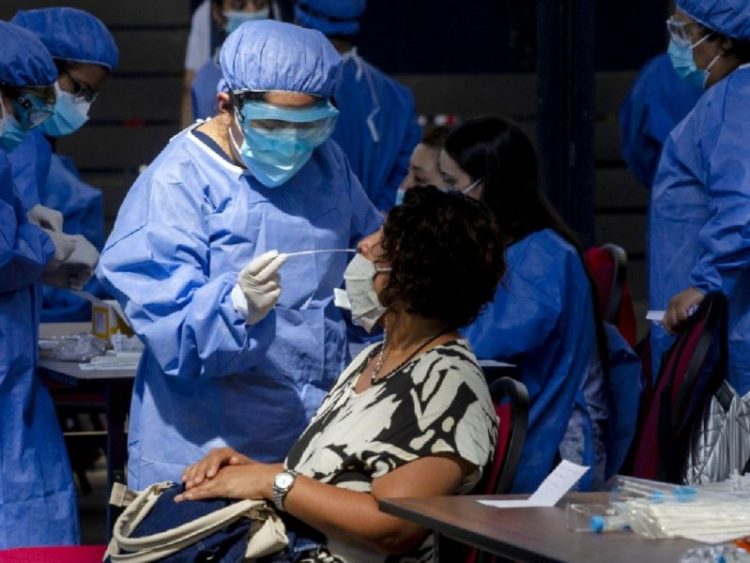 Reportaron 3 fallecimientos y 840 nuevos contagios de coronavirus