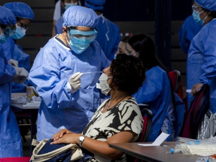 Reportaron 77 fallecidos y 14.416 nuevos contagios de coronavirus