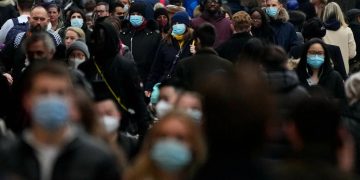 Eliminan el aislamiento de casos positivos