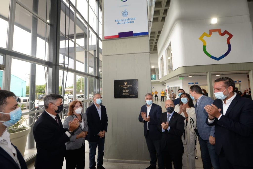 Schiaretti y Llaryora inauguraron el CPC de Barrio Jardín