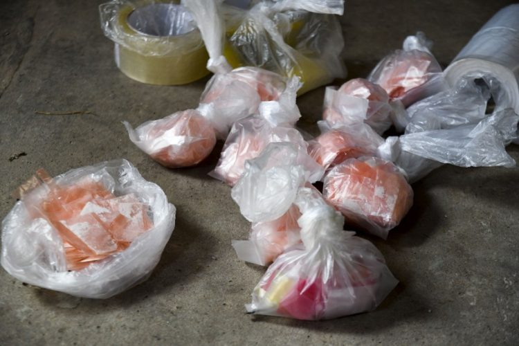 Detectaron un opioide 10 mil veces más potente que el fentanilo y la heroína en la cocaína adulterada