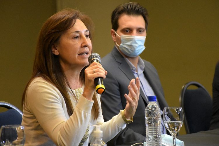 La ministra Rivero encabezará la negociación salarial.