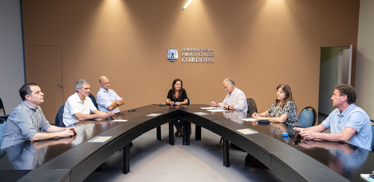 La Provincia convocó al diálogo a los gremios estatales