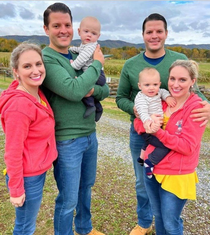 Los hijos de dos matrimonios de gemelos revolucionan las redes por su increíble parecido
