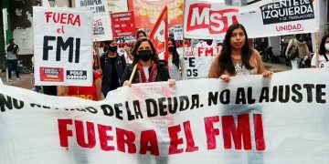 Se movilizan en Córdoba para rechazar el acuerdo con el FMI