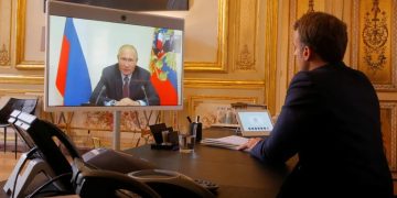 Macron media con Rusia para conseguir un cese del fuego