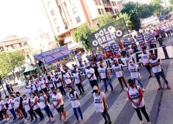 En reclamo por planes sociales, organizaciones de izquierda marcharon en el centro