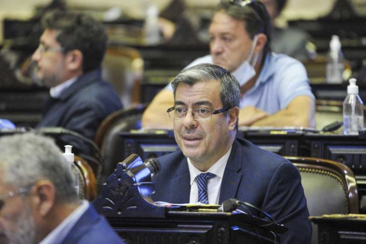 Fernández eligió al santafesino Germán Martínez para reemplazar a Máximo Kirchner