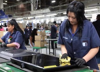 La tasa de participación de mujeres en el mercado laboral volvió a niveles prepandemia