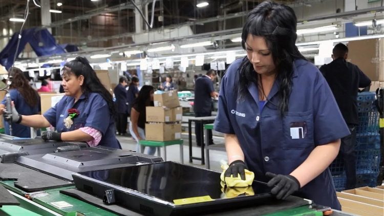 La tasa de participación de mujeres en el mercado laboral volvió a niveles prepandemia