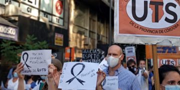 Extienden por 60 días el boleto de transporte gratuito para el personal de salud