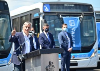 Llaryora volvió a demandar un reparto «justo» de los subsidios