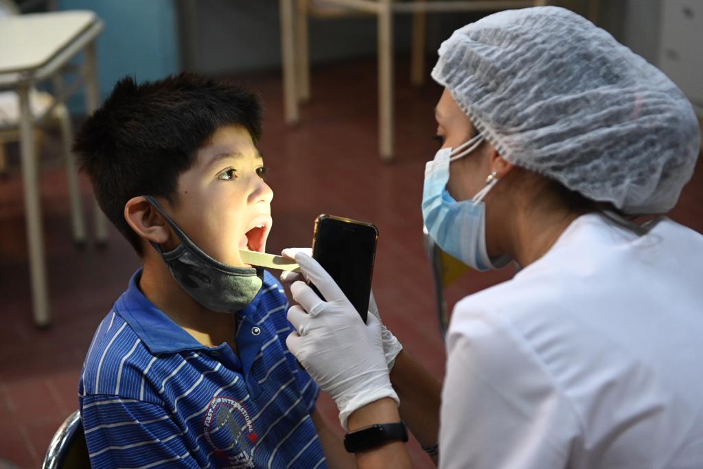 Operativo sanitario en las escuelas municipales