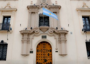 Condenan a un psicopedagogo que abusaba de niñas que preparaba para ingresar al Monserrat
