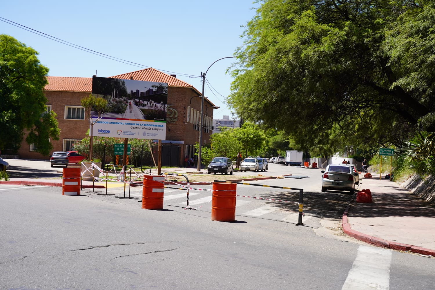 Convierten la calle Rondeau en un corredor ambiental