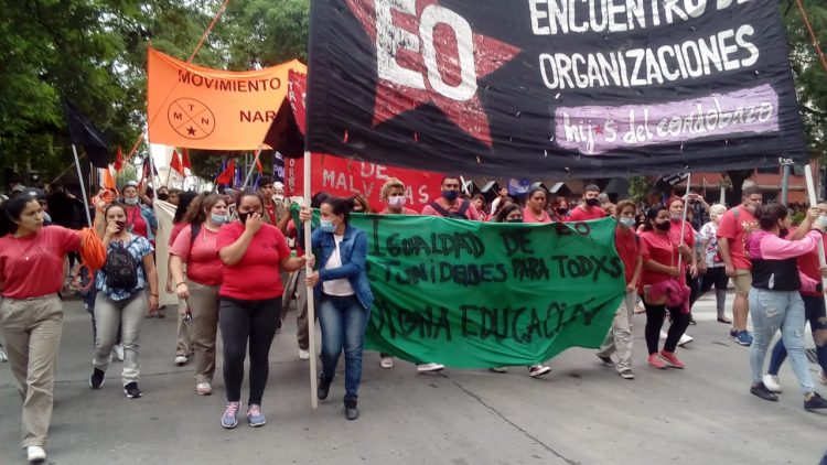 Protesta por pagos atrasados
