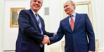 Fernández relanzó la relación con Rusia en medio de las negociaciones con el FMI