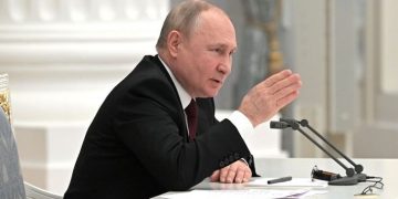 Rusia envía tropas a Donetsk y Lugansk luego de reconocerlas independientes de Ucrania