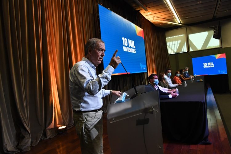 Gran demanda para acceder a los créditos de construcción y compra de viviendas