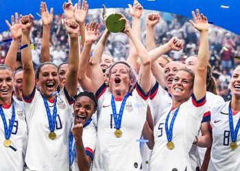 Las futbolistas cobrarán lo mismo que los varones