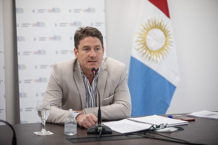 Limia detalló las asimetrías en el reparto de subsidios