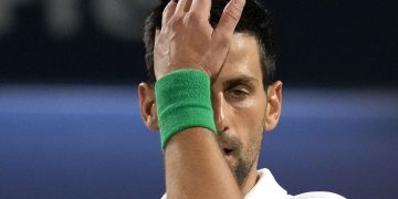 Djokovic perdió en Dubai y ya no será número