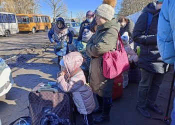 Crisis en Ucrania: la vía diplomática se debilita y los ciudadanos se desplazan