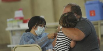 Vacunación pediátrica: alerta por una meseta