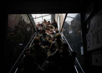 Los tanques rusos cada vez más cerca de Kiev y apremia la situación de Maiupol