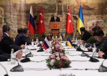 Moscú anuncia que reducirá su actividad militar tras las negociaciones con Kiev