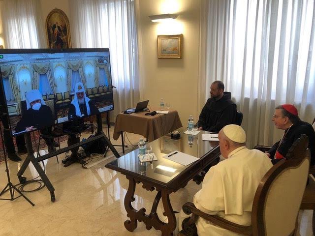 El papa Francisco en la videoconferencia de ayer con el patriarca Kirill.
