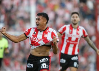 Victoria de la Gloria ante Nueva Chicago