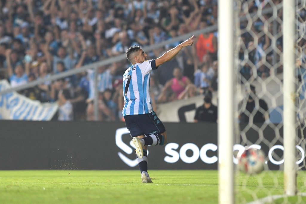 No encuentra el rumbo: Talleres cayó ante Racing en Avellaneda